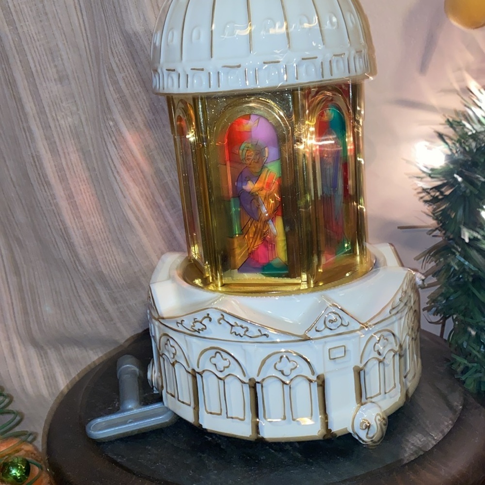 Gold Label Collection Porcelain Carillon Church Stained Glass Christmas - Picture 5 of 6